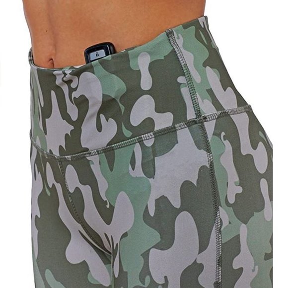 Camouflage Yoga  leggings V shaped back - Picture 3 of 6